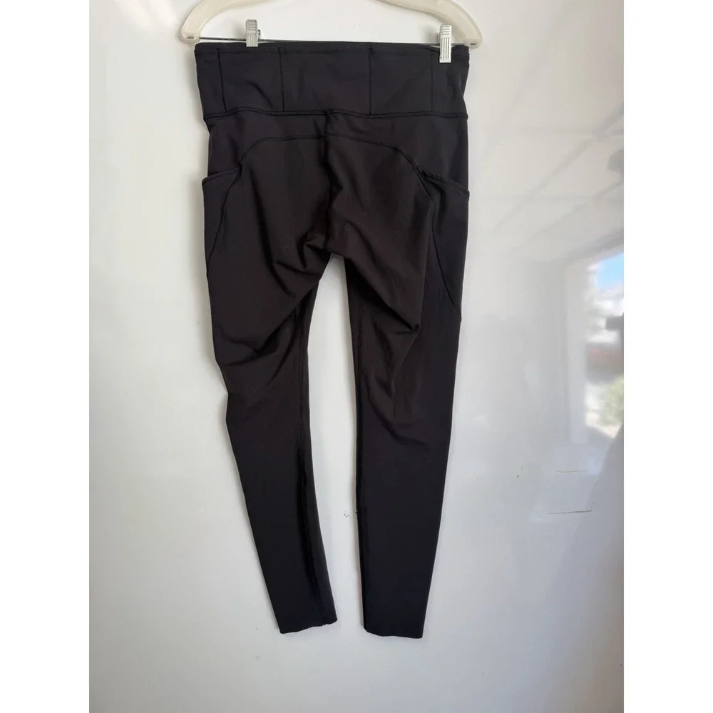 Lululemon Women's Black Athletic Leggings with Side Pockets High Rise 8